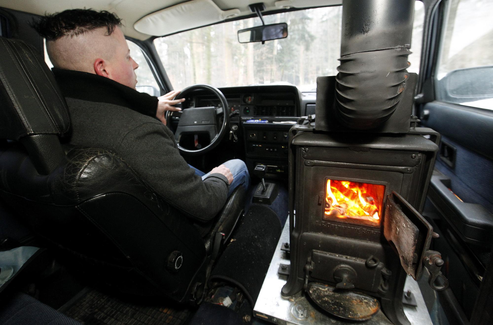 Почему в машине холодно дует печка