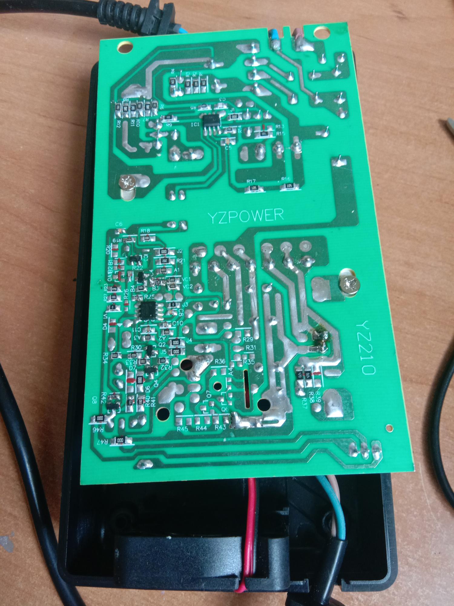 Китайское зарядное. Зарядка на lm358. Lm358 переделка на 12 вольт. Китайское зарядное устройство. Зарядное на 358.