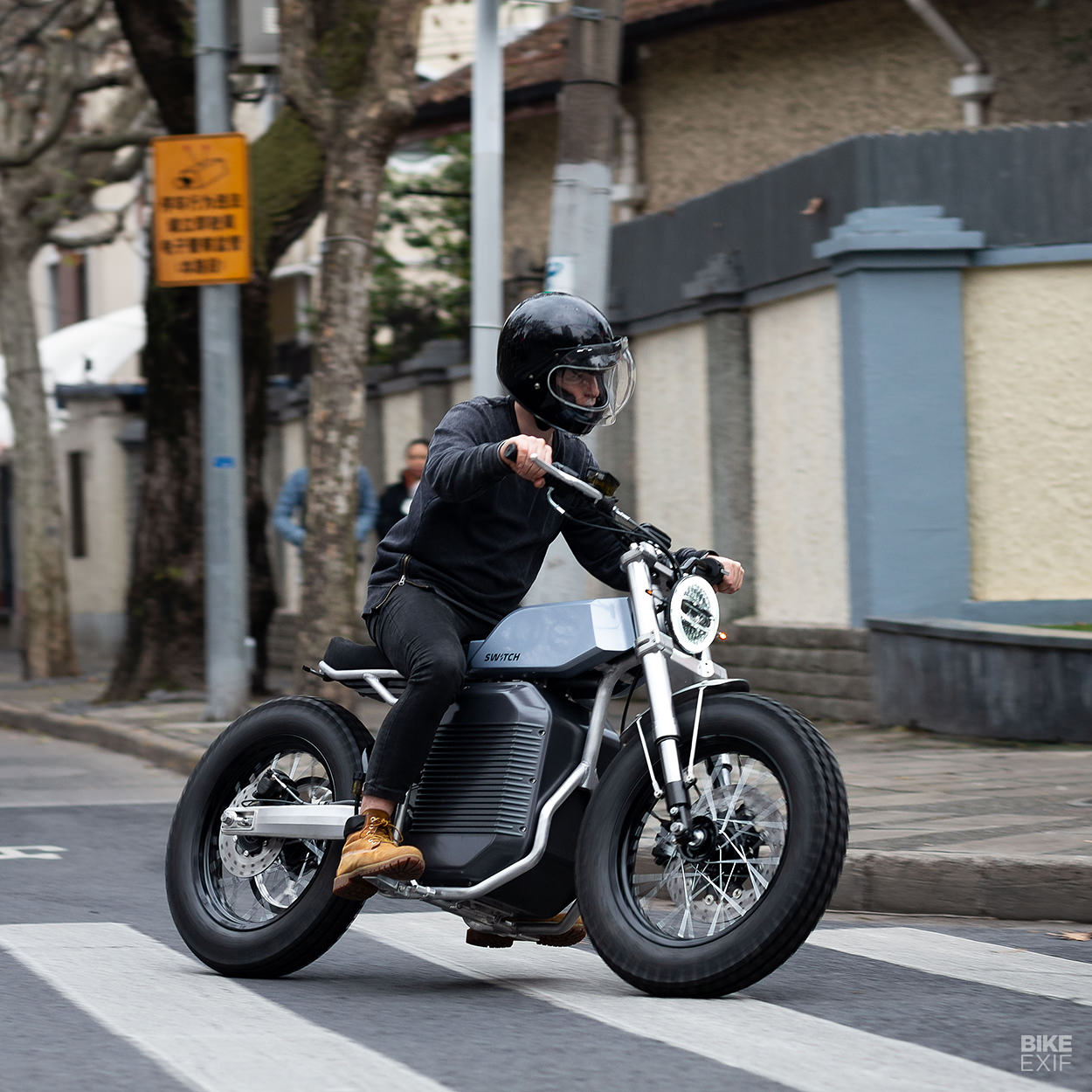 Электромотоцикл Ducati Monster
